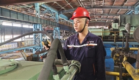 德勝英雄周謀，勇救落水人