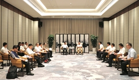 楚雄州委副書記、州長張文旺到集團(tuán)洽談交流